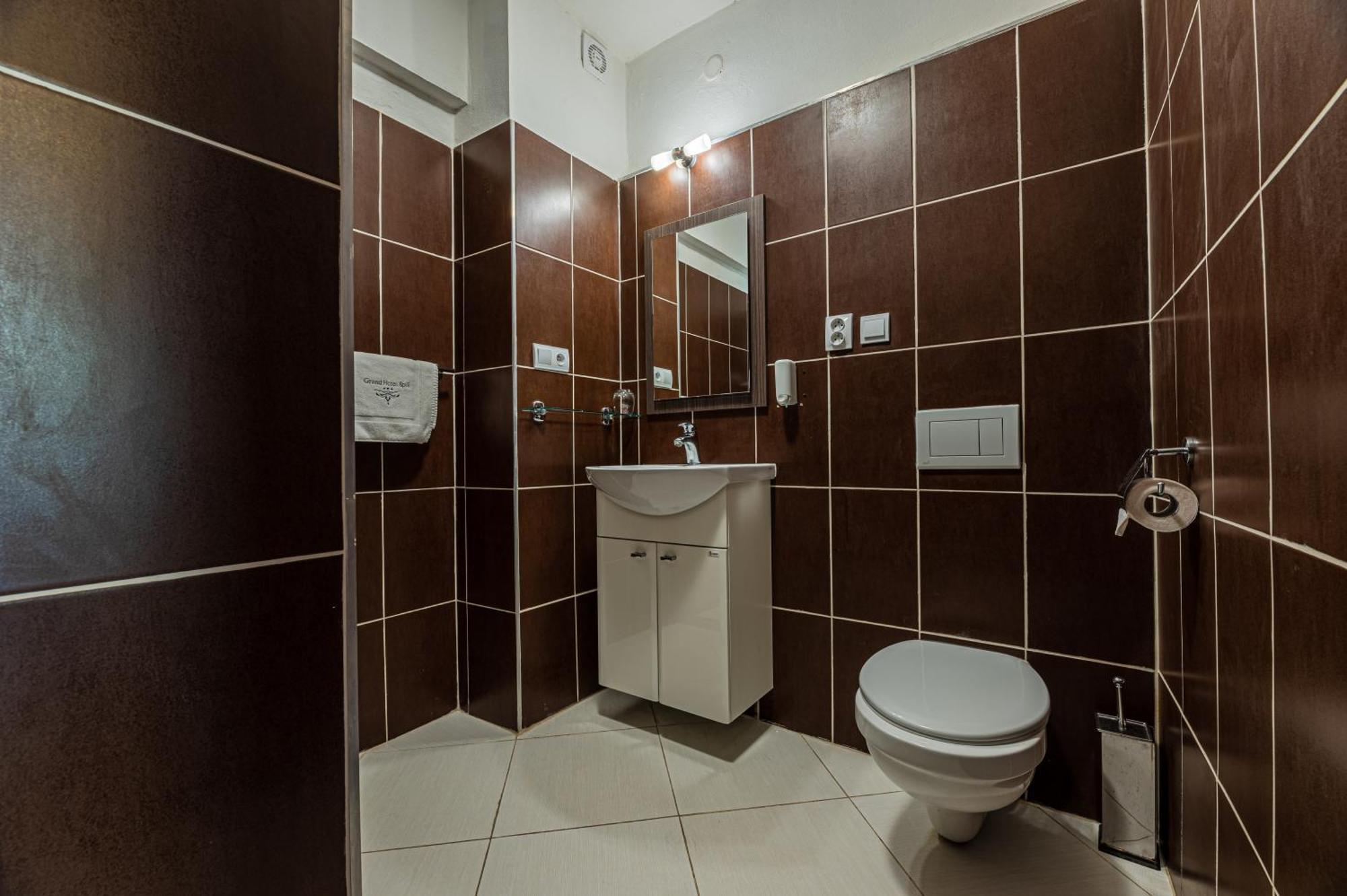 Grand Hotel Rooms Spišské Tomášovce Bagian luar foto
