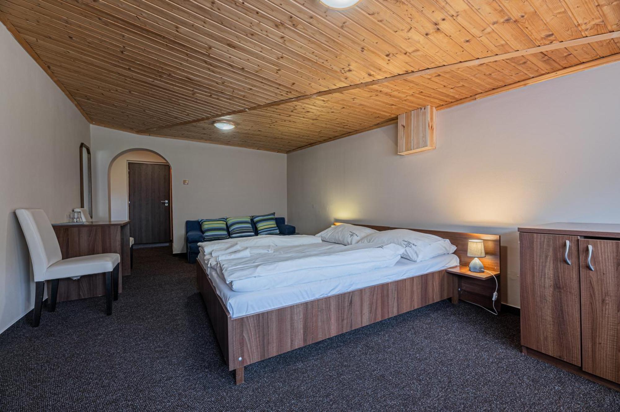 Grand Hotel Rooms Spišské Tomášovce Bagian luar foto